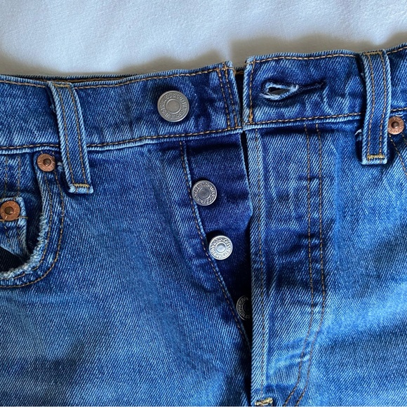 Levi’s ribcage jean shorts - Picture 3 of 7